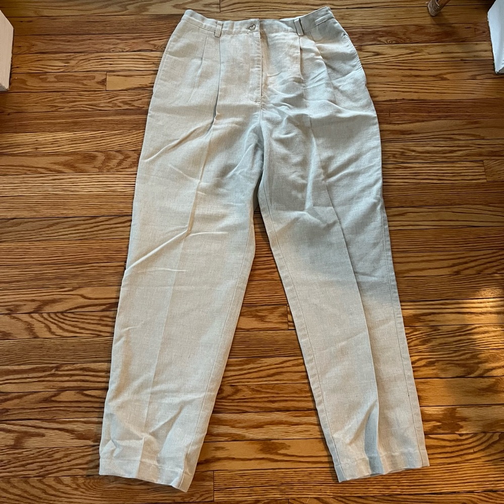 Pleated linen pants